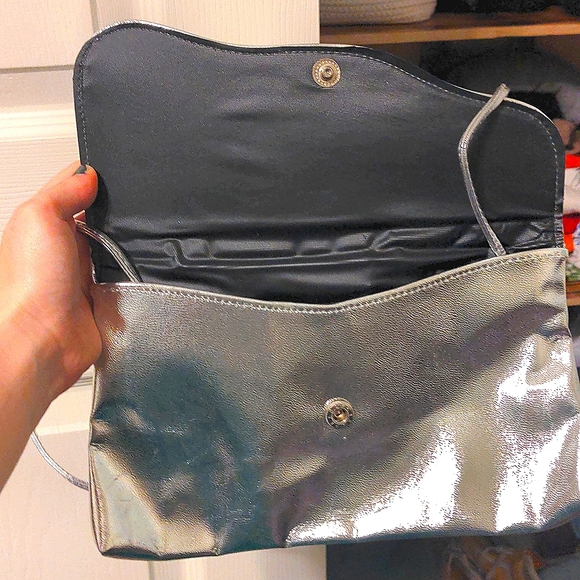 Silver Handbag - Picture 2 of 2